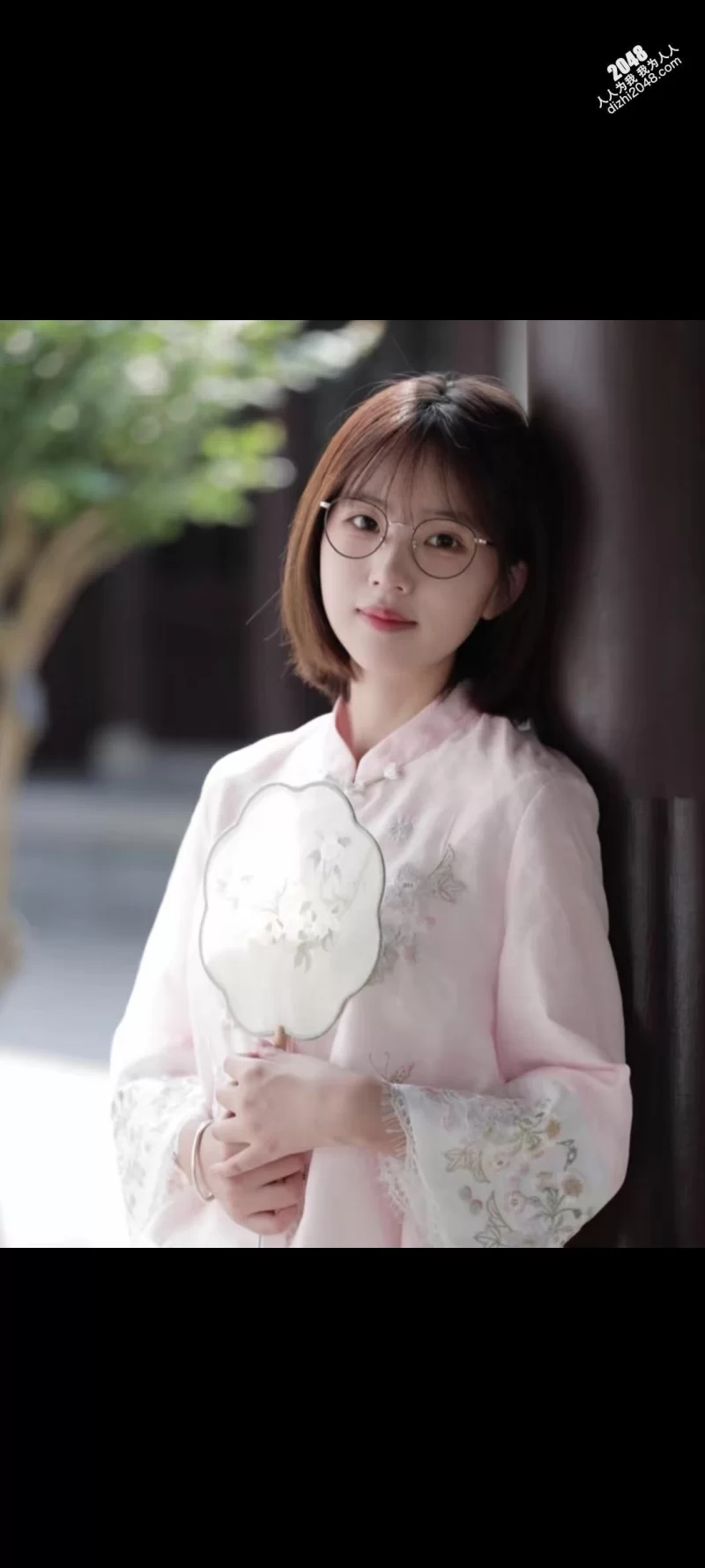 自拍 1600无套内射02年高颜值短发妹，还让拍视频【10p+11.1m】