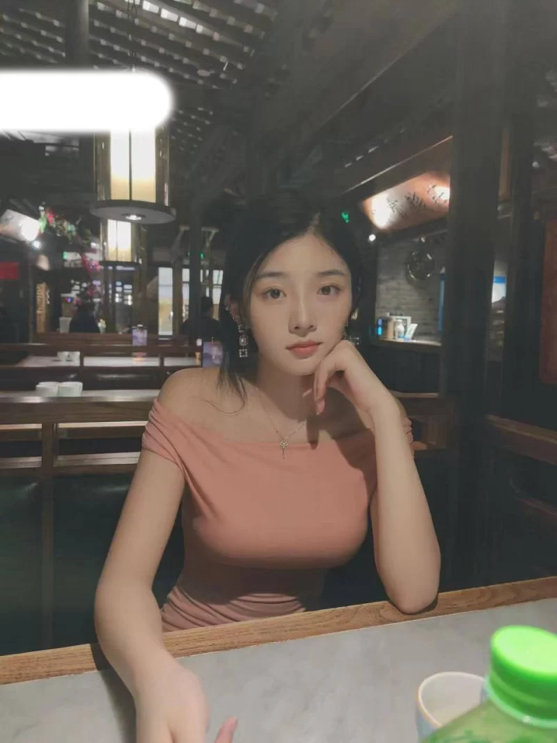 美女御姐 9分超高颜值的青春靓丽校花级别女神-秦x倪自慰 吃鸡 超【2+434MB】