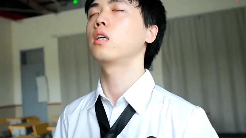 有剧情的 黑丝制服老师勾引学生教室打炮【v1+234m】