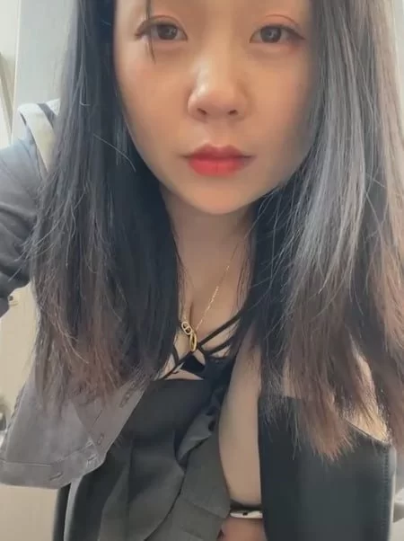 福利姬 清纯反差婊Xixi_Gala黑丝肥臀自慰抠逼福利姬视频曝光【6v+1.28g】