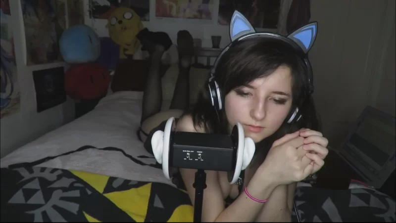 其他 大奶只穿内衣白女舔耳视频ASMR【1v+160.9M】