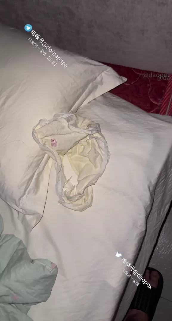 自拍 江南第一深情23号女主 05年女大不胜酒力微醺了就被捡回家【15v+2.1G】