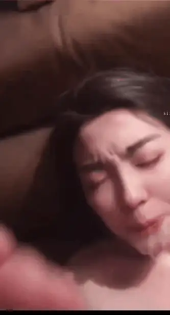 自拍 《云盘泄密》艺术系学妹和金主爸爸之间的秘密【8v2p+1.32G】