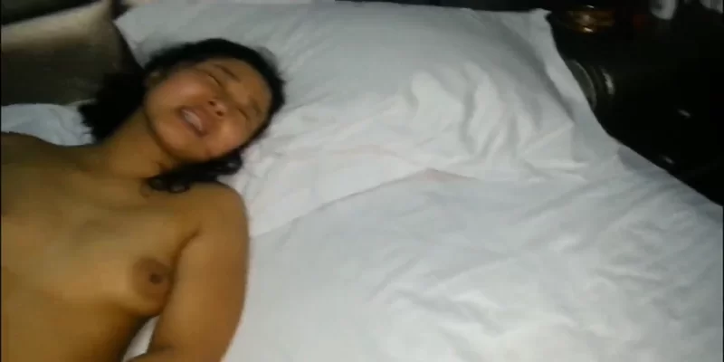 自拍 3P露脸少妇两根鸡巴一起来双洞齐开叠罗汉内射场面堪比普【1v+331m】