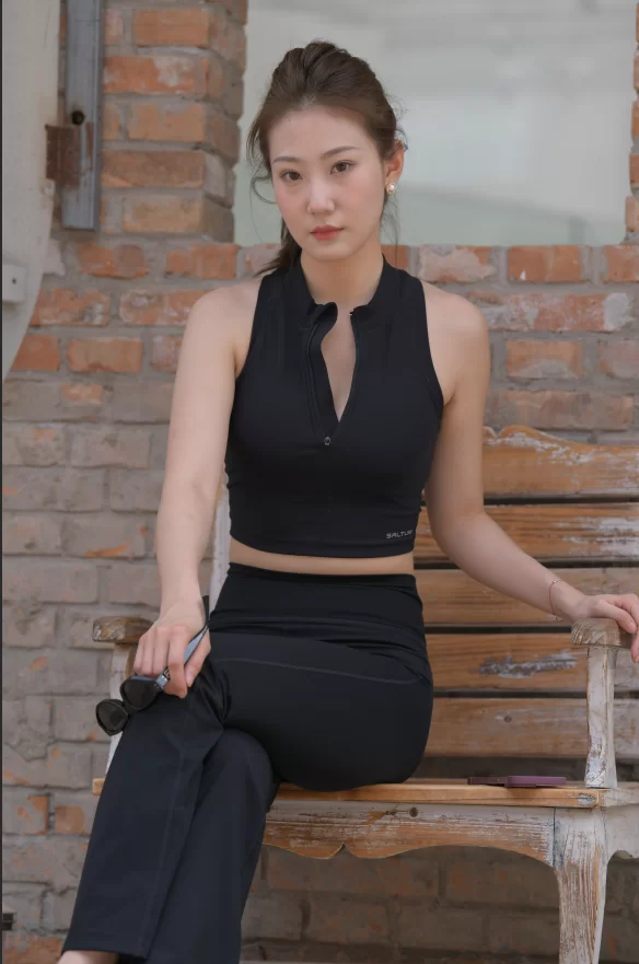 国产模特 街拍模特 若雨08  [一始专区] 续梦 黑色套装2023.06.07【674P+1V+30G】