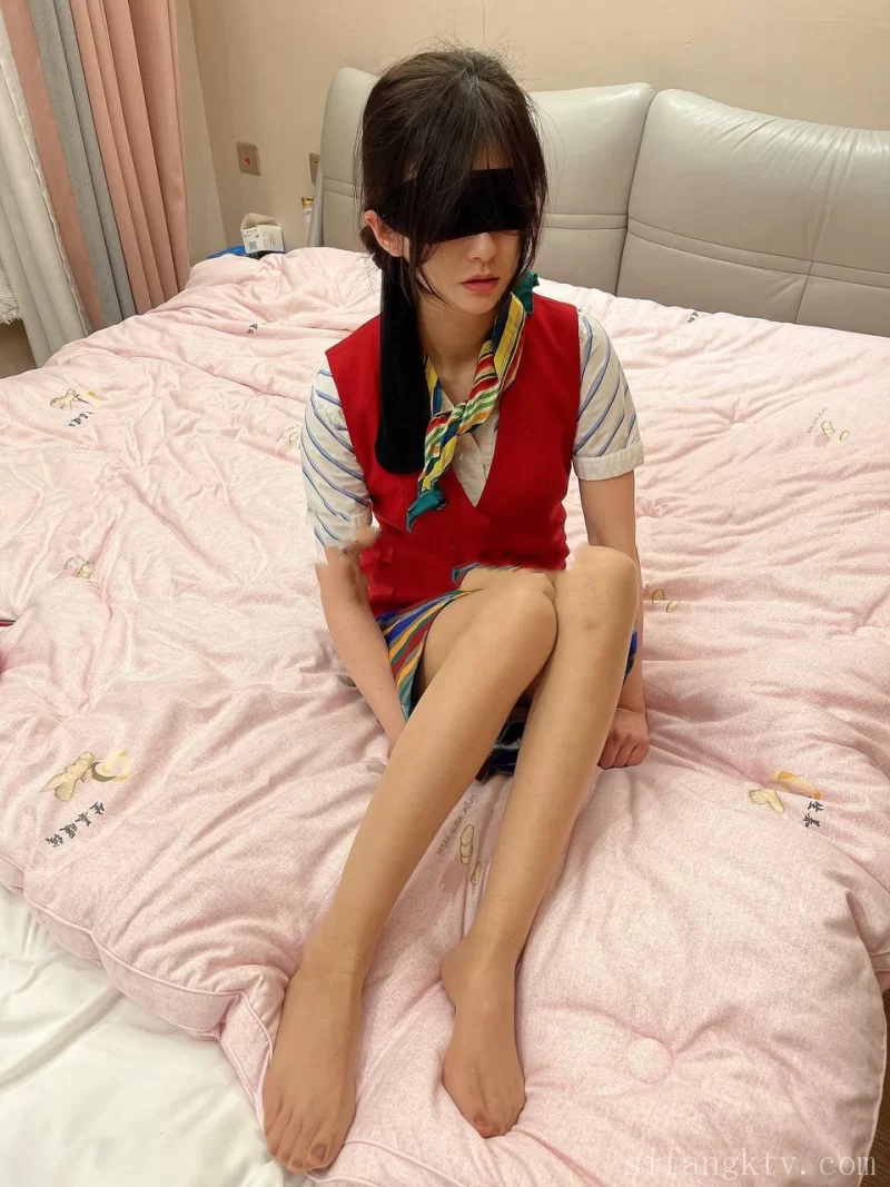 自拍 极品空姐❤️工作时是女神下班就是金主母狗各种侮辱【11v+81p+1.25g】