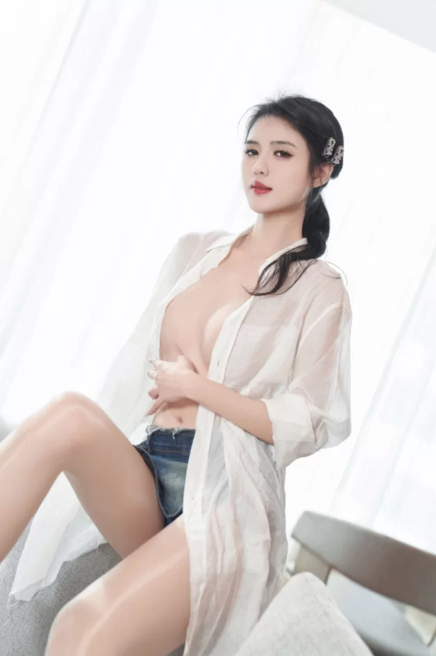 国产模特 秀人网 浅浅 NO.004 内购无水印 7667 装白衬衫肉丝诱惑【108P+428M】