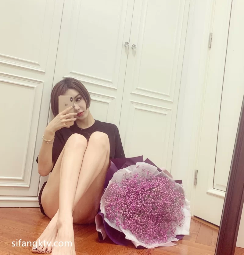 福利姬 高颜值反差婊小喵大宝被金主爸爸调【10v+83m】