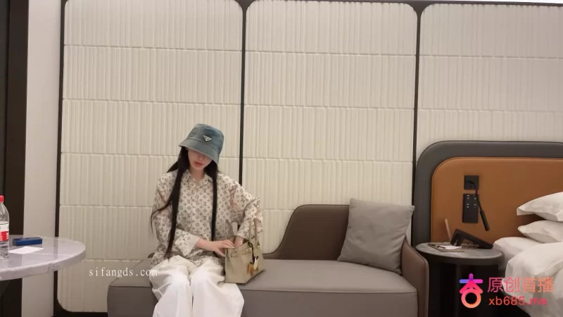 自拍 曹长卿13-约了个在家门口兼职的妹子态度很差不配合姿势【1v+589m】