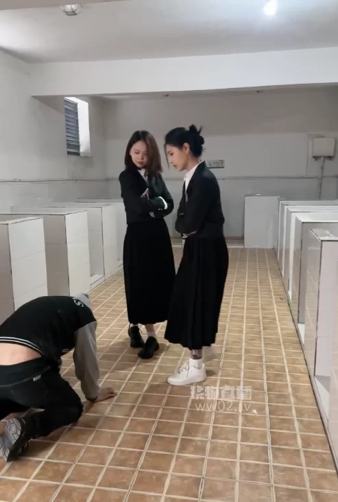 SM 玩物直播[苏御大人]校园暴力 原版水印【1v+800mb】