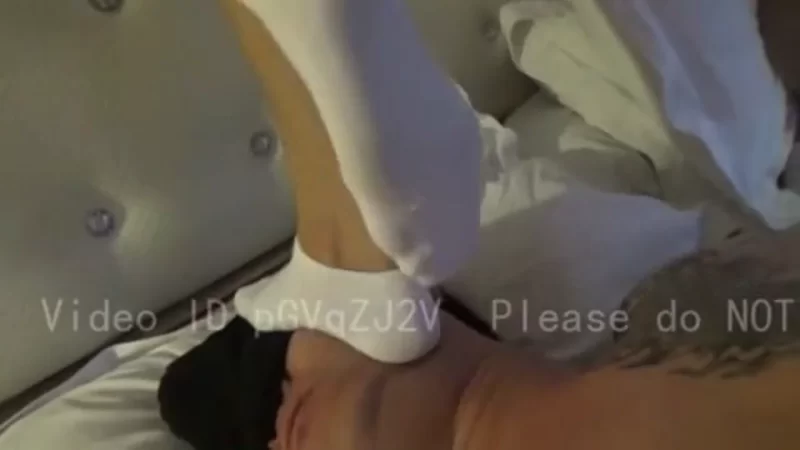 美女御姐 被7个骚女调戏-我愿意用大鸡巴精液伺候这7个女骚货【v7+3.3g】
