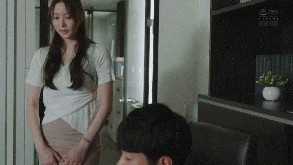知名女优 无码破解ADN-732身穿媚药内裤每走一步颤抖失禁美腿秘书 白峰【1V+6.4G】
