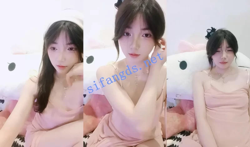 国产主播 [夏苒苒]顶级纯美^温柔似水！好久不见~敏感~自慰潮喷~9【3V+2.3G】