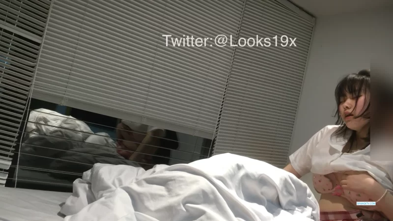 自拍 露脸00后学生骚妹被大神爆操❤️呻吟声堪称一流爽到翻白眼【1v+2.44G】