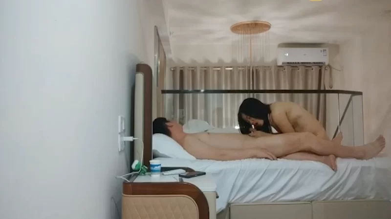 合集 长发包臀裙妹子骑在身上调情镜头前扣逼口交抱起来用力操【v6+2g】