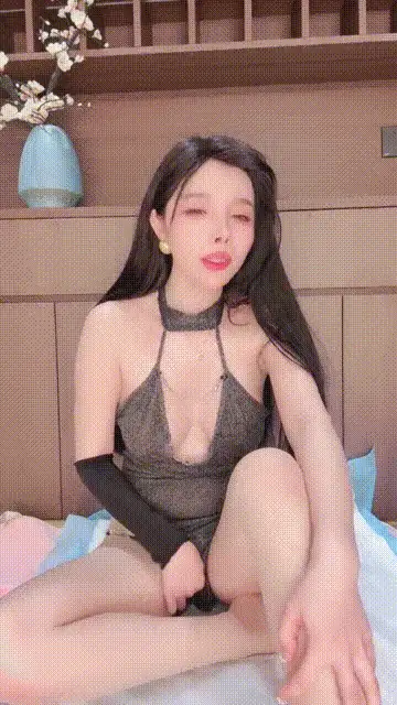 美女御姐 白熙魅惑尤物撕开丝袜拿着双根大阳棒后入骑乘流淫水 高【2+2997MB】