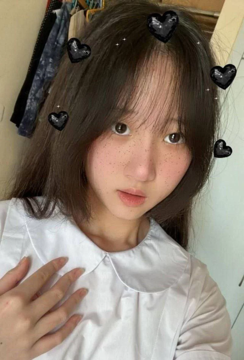 自拍 香港中学反差女高中生徐艺菲分手后被渣男泄密！【1v+529m】