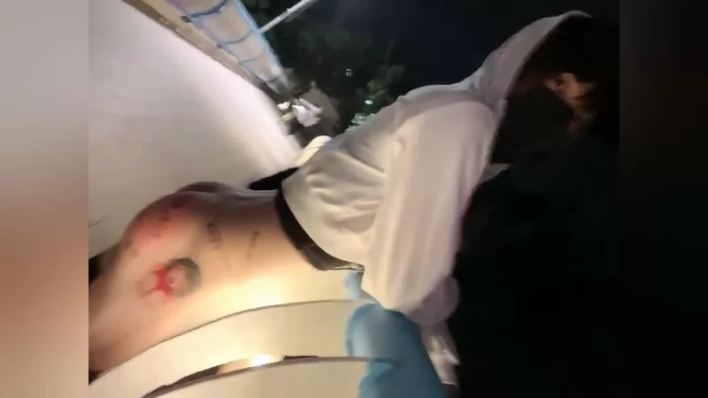 福利姬 cd可爱的米琪 晚上露出卖活儿外卖小哥一开始上天桥看到【2+312MB】