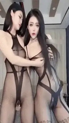 直播 花椒热门女主播「蜜桃啵啵」长腿御姐黑丝漏奶抠逼双人情趣诱惑【1+567m】