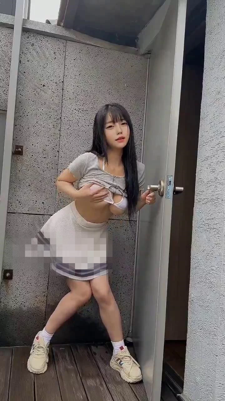 美女御姐 最新韩国博主[baegjm06]福利视频流出【41V+621MB】