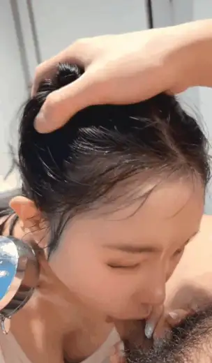 自拍 极品超美整活御姐-汐梦瑶-泳池更衣室的小小冒险【2V+1.2G】