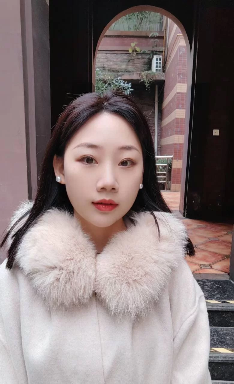 自拍 [国庆特刊二]反差9人组你的女神在别人那里不过是条母狗【v92,p371+1.16G】