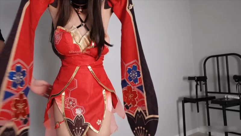 福利姬 大波翘臀少女福利姬[小小Q]羞耻露出，COS花火被绑调教椅【1+1.5G】