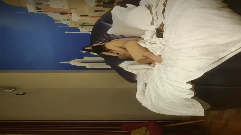 熟女少妇 [活阎罗]探花气质美女，撩下内衣埋头吸奶，舔的骚逼【v1+999m】
