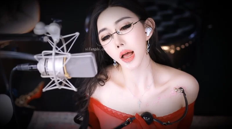 热舞 虎牙颜值巨乳女神[桃一]万众期待！SM笼子道具裸舞！【1+1.2G】