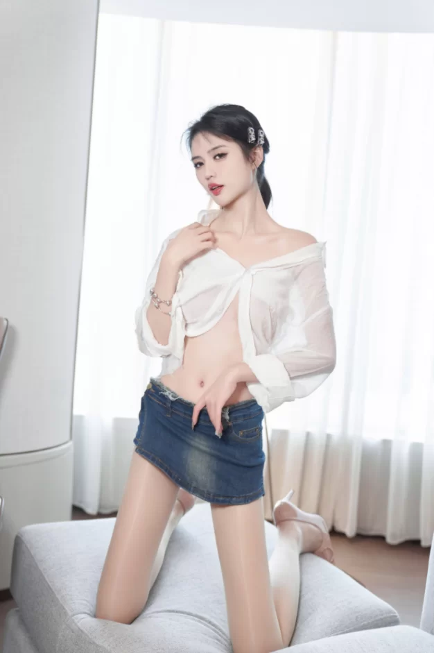 国产模特 秀人网 浅浅 NO.004 内购无水印 7667 装白衬衫肉丝诱惑【108P+428M】