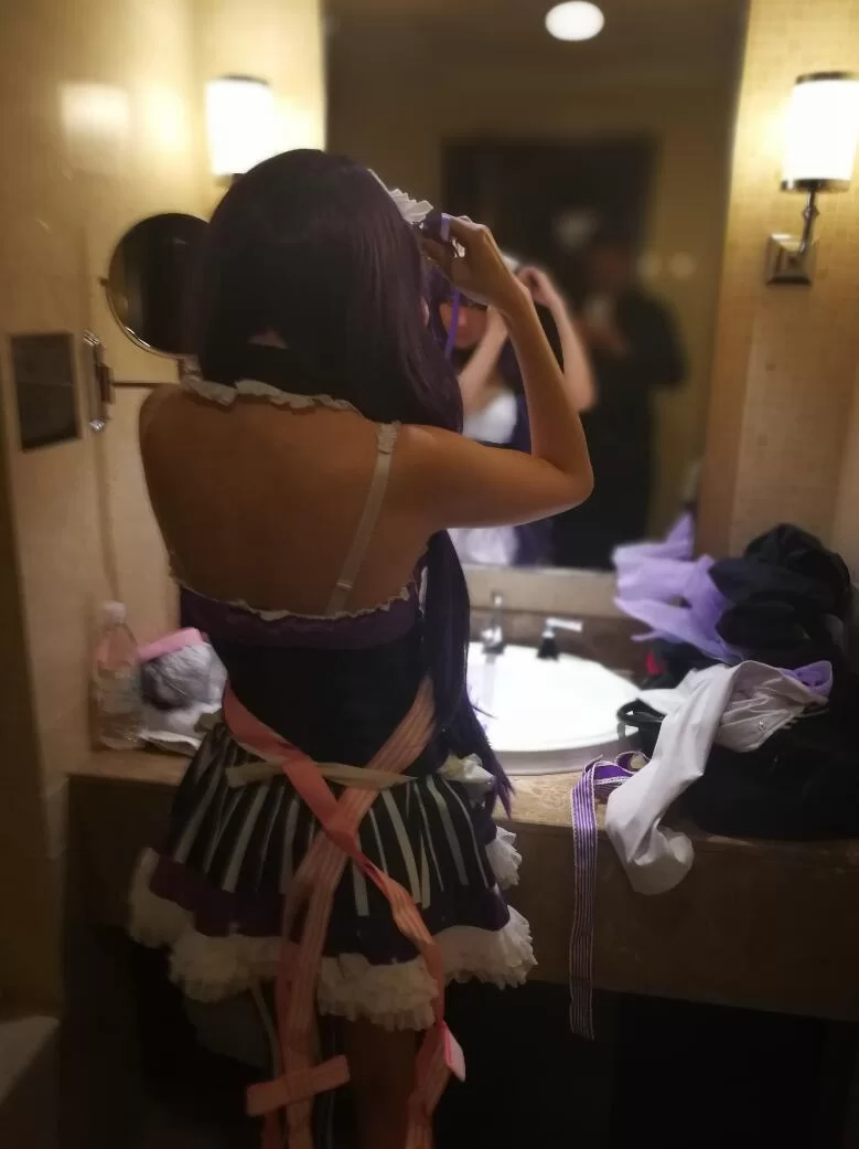 福利姬 土豪5000元一晚包养coser ，cos蕾姆做爱【nv+2G】