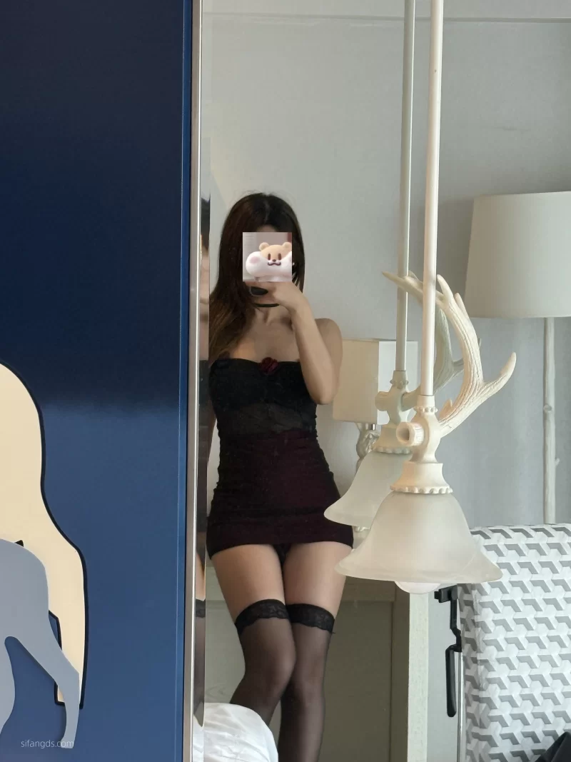 自拍 反差女研究生 推特[咬咬小鳄鱼]私人订制【121V+98P+3.28g】