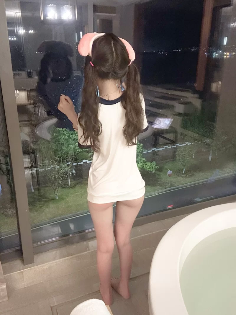 福利姬 超级反差白虎一线天女神仪私拍福利【98P46V+111.9M】