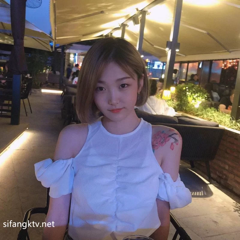 自拍 广州宋绮玉等55位极品美女露脸图影泄密【139V+252P+2g】