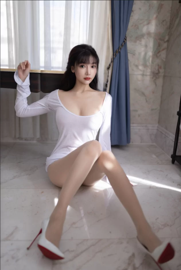 国产模特 陆萱萱 NO.028 内购无水印 NO.9521 白色礼服 魅惑肉丝 [80P 926MB]【80P+915M】