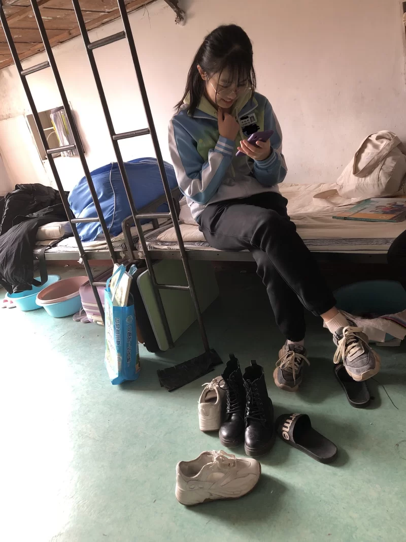 美女御姐 大学同班小可爱活泼清纯 平时老喜欢她了这下找到机会拍【2+528MB】