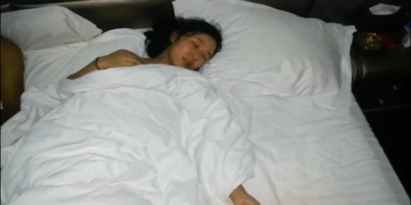 自拍 3P露脸少妇两根鸡巴一起来双洞齐开叠罗汉内射场面堪比普【1v+331m】