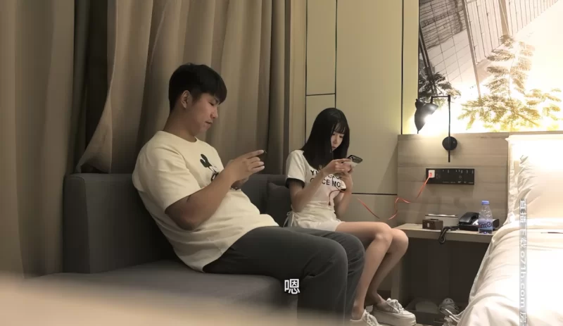 91大神 [AI画质增强]小宝寻花白色T恤苗条妹子，舌吻调情骑坐【1V+5.40g】