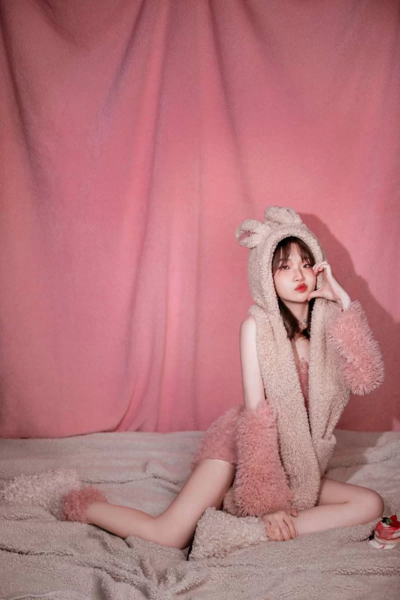 自拍 粉装小学妹,被邪恶叔叔干的面目扭曲,洗澡造爱换衣流出【1v+1.43G】