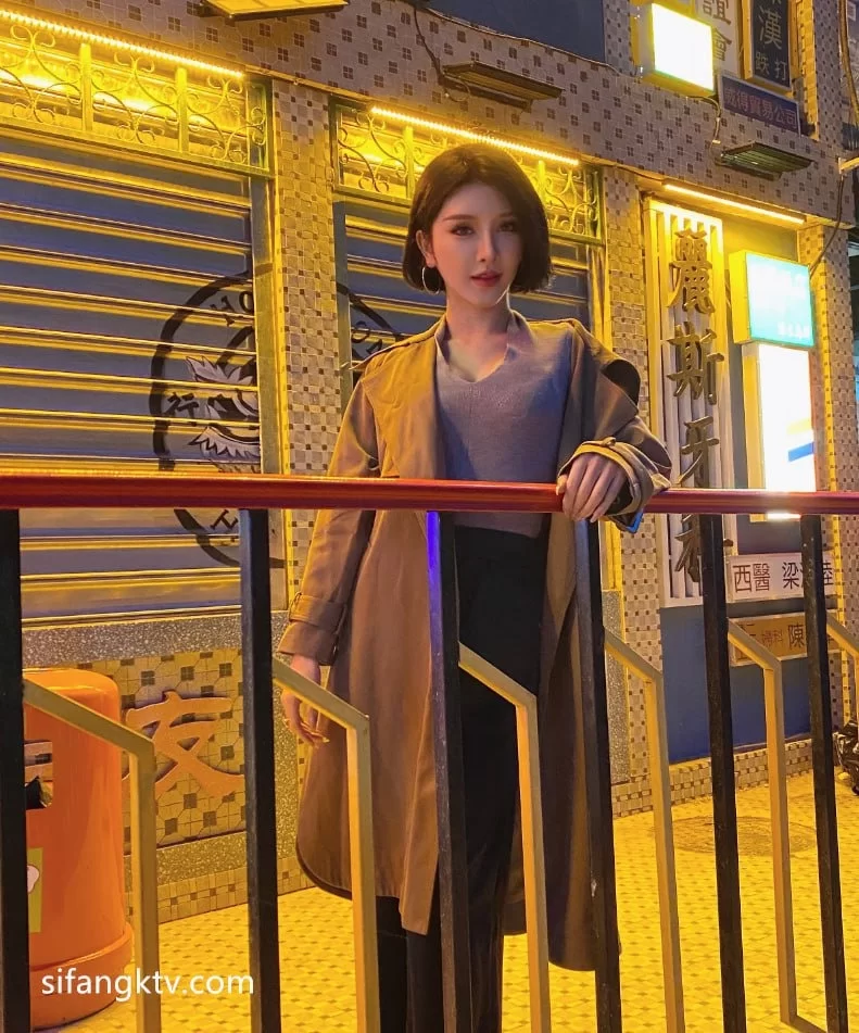 福利姬 高颜值反差婊小喵大宝被金主爸爸调【10v+83m】