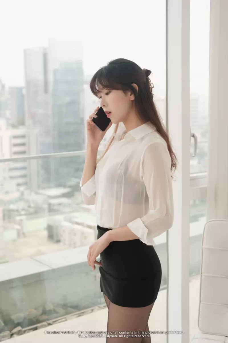 日韩coser Lilynah - Looked In Office [54P 242MB]【54P+242M】