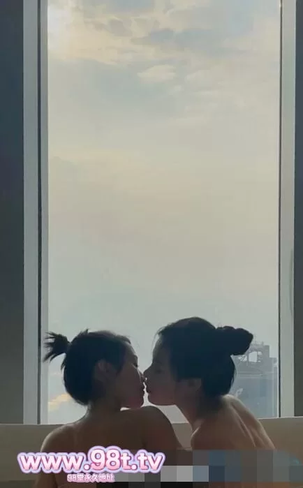 自拍 云盘泄密国内真实女同超刺激啪啪做爱自拍泄密【21v+3.5g】