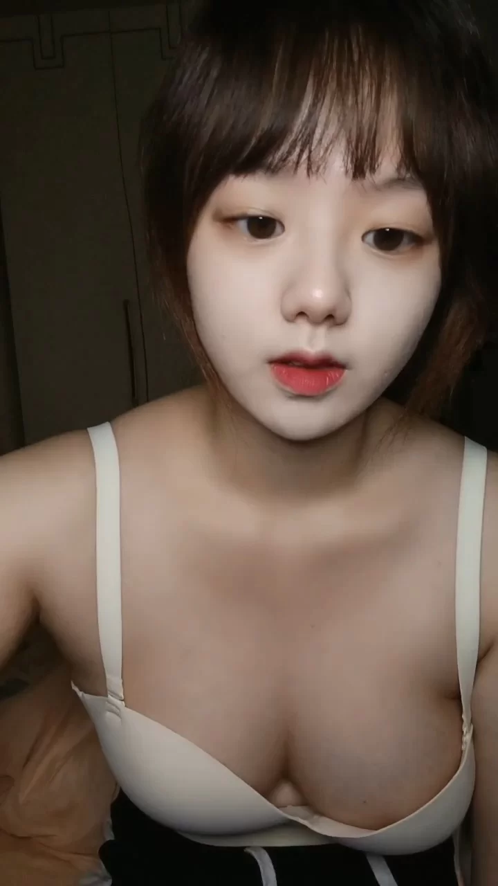 美女御姐 打工学妹深夜兼职全程露脸年轻粉嫩微胖极品奶子好挺玩【2+1892MB】