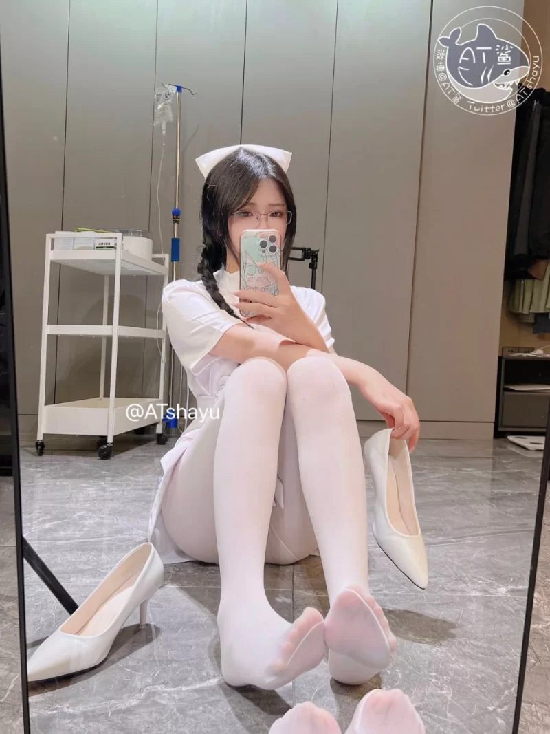 高颜值美女 AT鲨 - 白丝护士【141P2V+34M】
