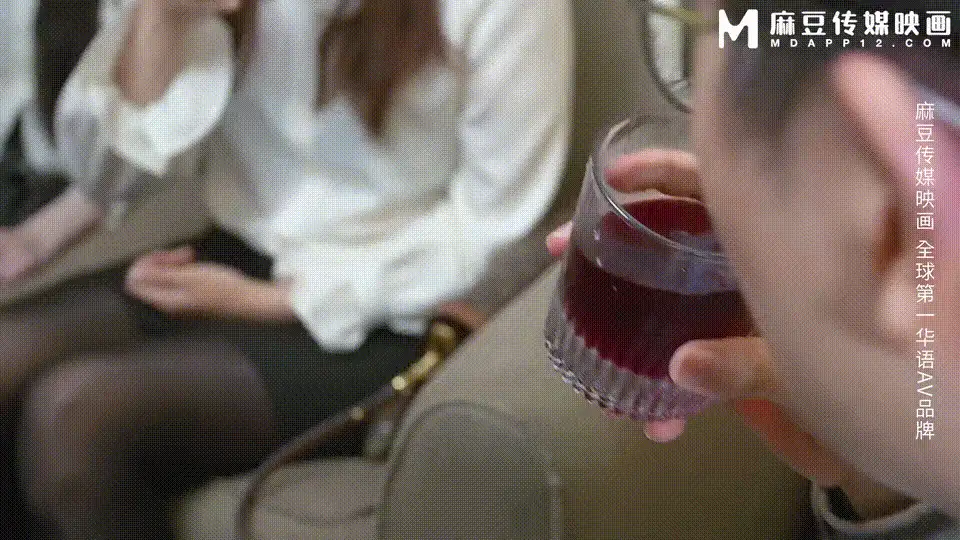 自拍 麻豆 奥萝拉 林千页 MGL-0010 酒后在旅馆与下属的淫乱3P 【1V+1P+542m】