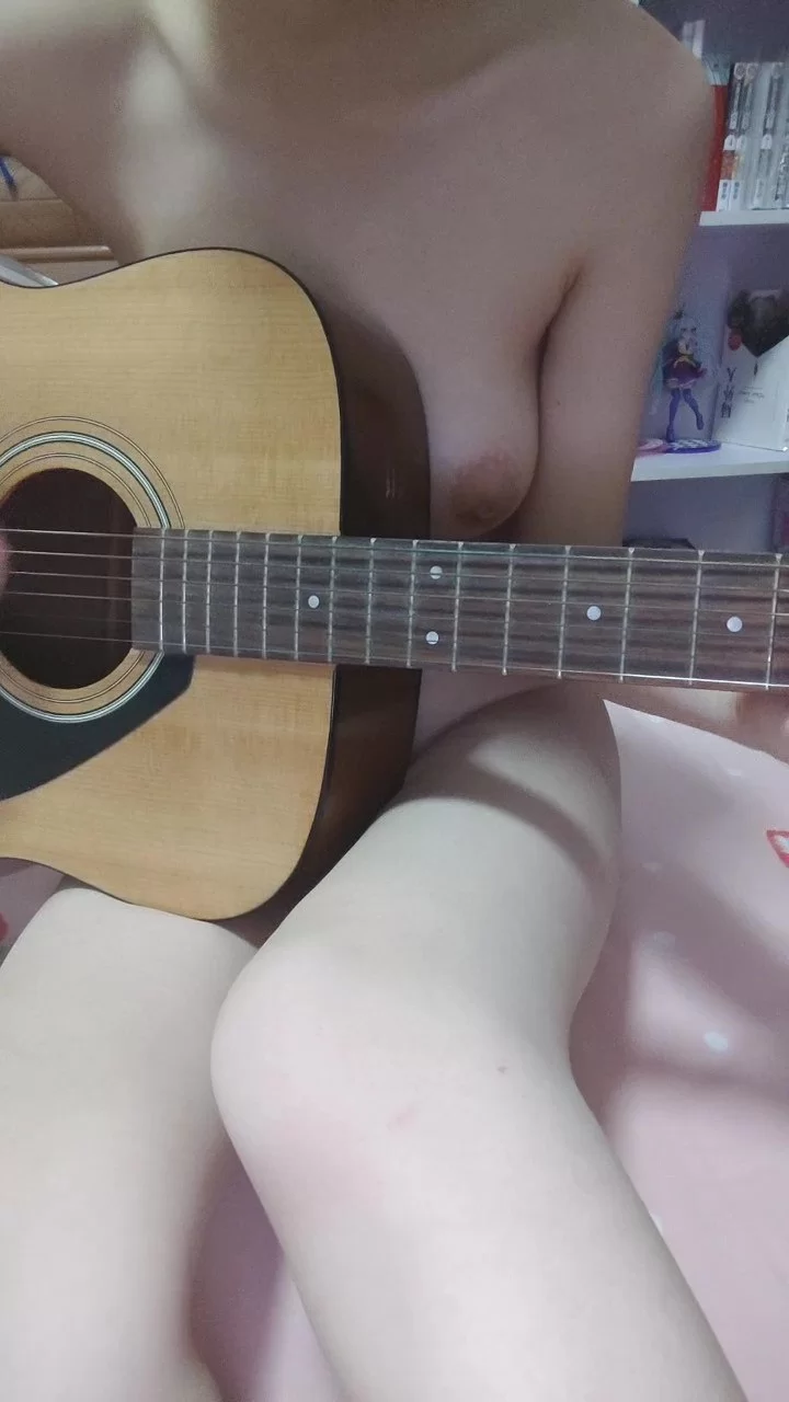 自拍 [小童叹气]巨乳清纯妹，b是真嫩啊，感觉没有被开发过【24v+38.4G】