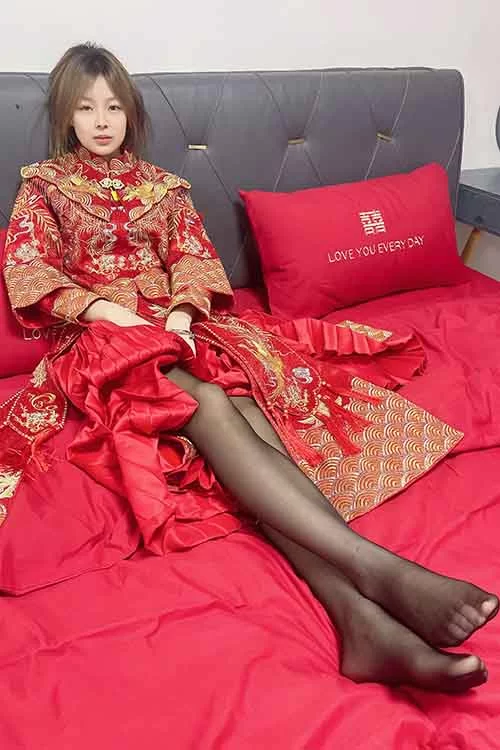 美腿/足控 娇娇-秀禾服性感肉丝+黑丝[139P6V-0.9G百度网盘]【139p6v+0.9g】