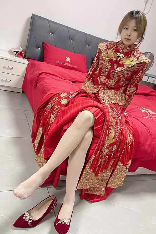 美腿/足控 娇娇-秀禾服性感肉丝+黑丝[139P6V-0.9G百度网盘]【139p6v+0.9g】