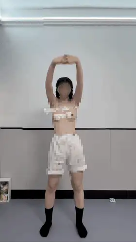 自拍 [精品]人气大三学妹[小乔（以安）]长视频定制拉升操【1V+133M】