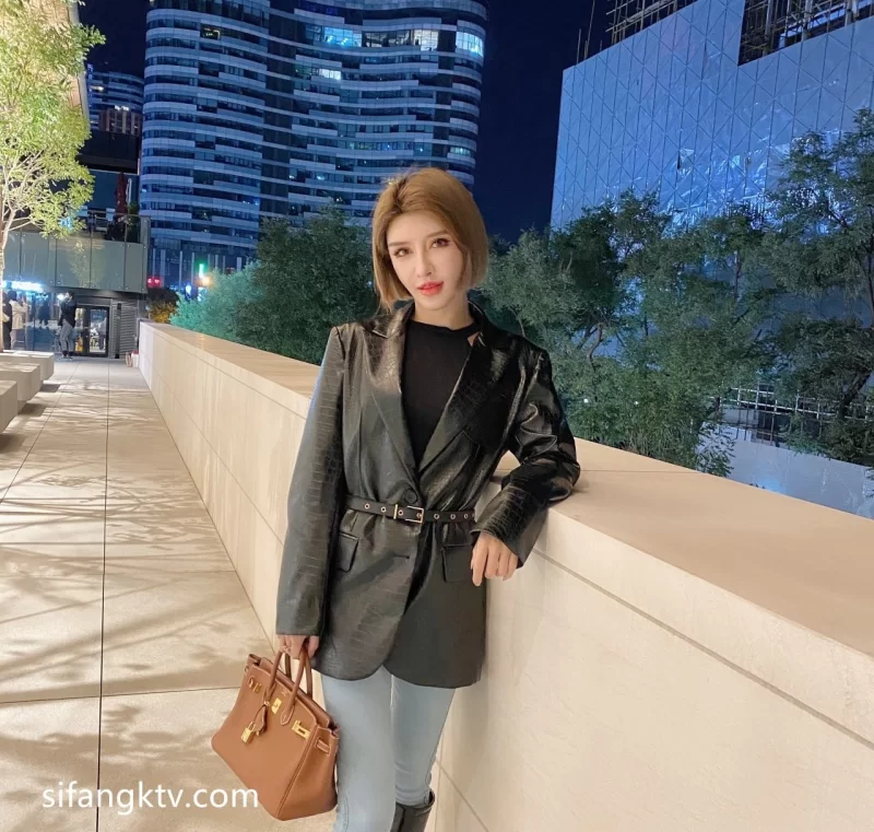 福利姬 高颜值反差婊小喵大宝被金主爸爸调【10v+83m】